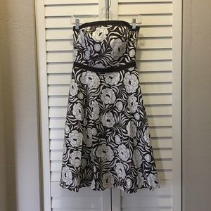 Ann Taylor Strapless Floral Print Dress (Size 0)